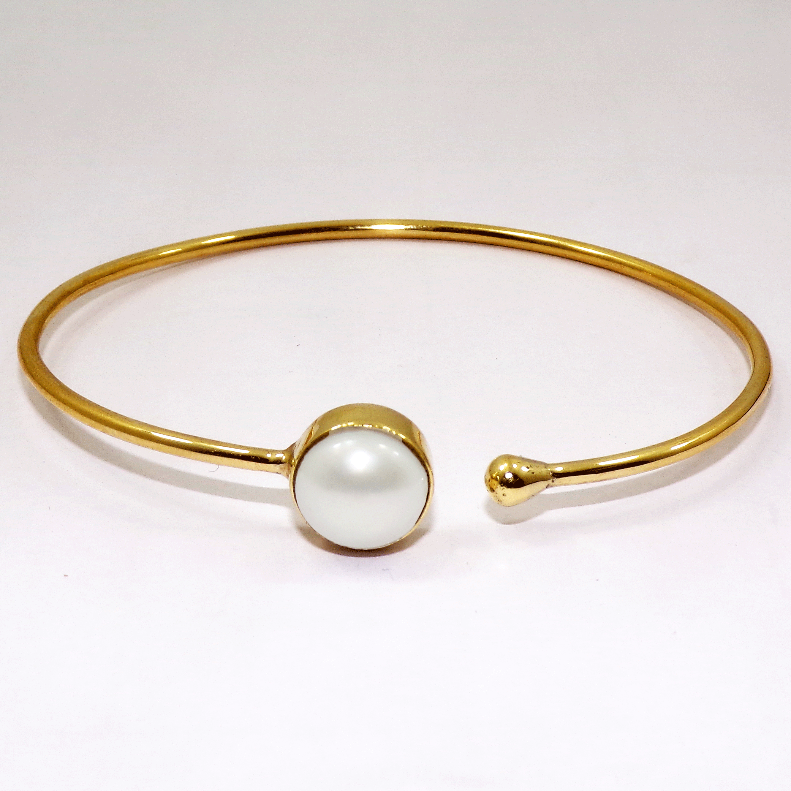 Superb Pearl Cab Bangle E - JBB999 Recent Arrival Round Shape Gemstone With 18ct Gold Plating Brass Bangle